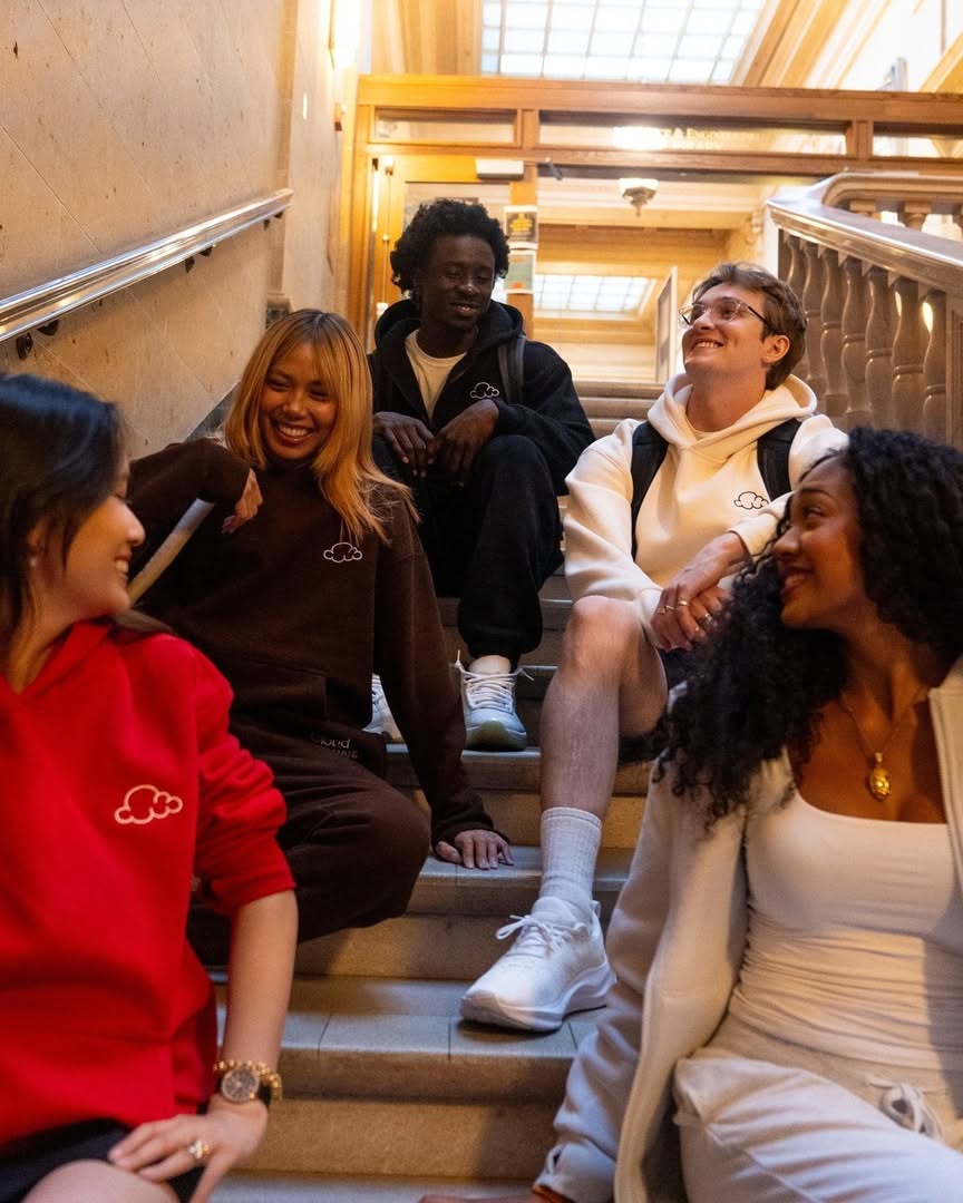 Review Cloud Nine Clothing: the brand promise and what to pay attention to